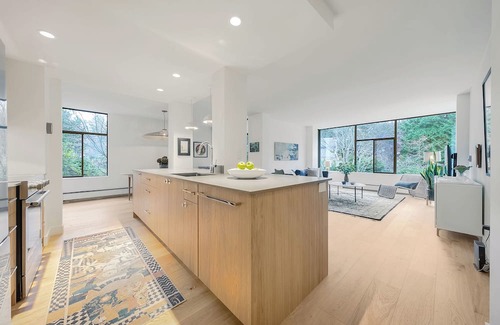 West Side Apartment | D38 - Large 2 bedroom 2 bathroom