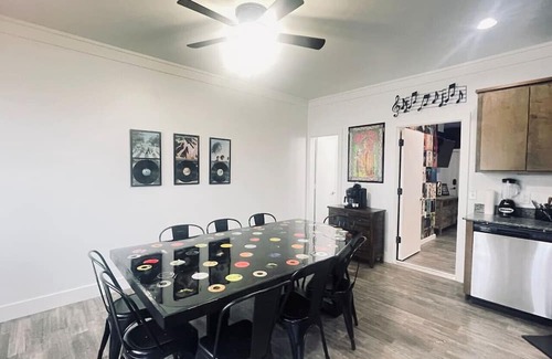 Eufaula Condo | Lakeside Vinyls & Vibes