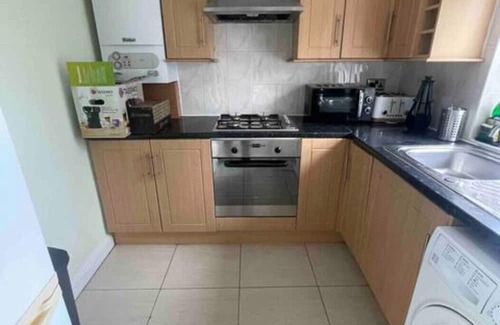 Finsbury Park Apartment | 3-Bedroom Getaway: Hornsey Road