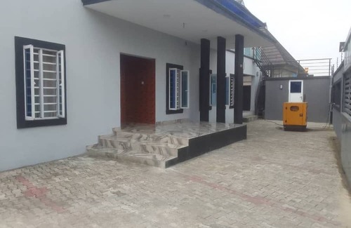 Yenagoa Apartment | Chic 1-bedroom apartment with AC, WiFi in fabulous Yenagoa, city center Bayelsa