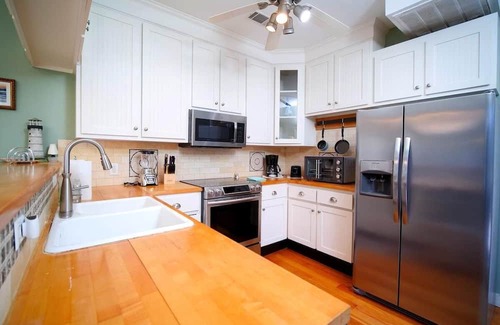 Folly Beach House | Three Little Birds! Porch + walk to the beach!