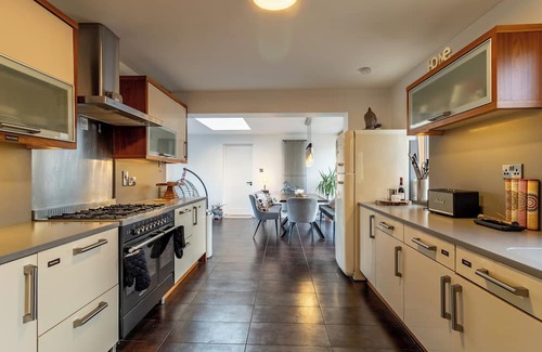 Killotteran House | Spacious 6-bedroom house with Hot Tub - Sleep 14