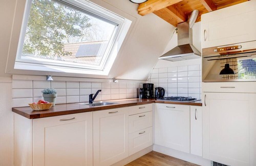 Zwiggelte House | Nightingale I Holiday Home with Lovely Garden