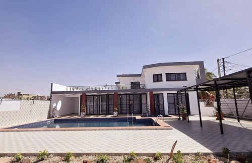 Saly House | Luxurious and spacious 6-bedroom house in Saly with AC, WiFi, kids pool
