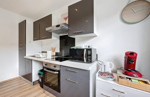 Aubiere Apartment | Apartment 10pers Aubière, Parking, WIFI - TV