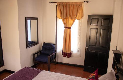 San Juan La Laguna Hotel | Casa Tzikaab'