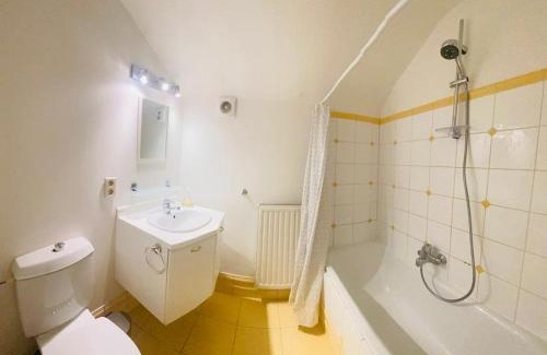 Sint-Pieters-Woluwe Ski Chalet | Charming flat in a peaceful green setting