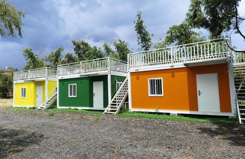 Yuanshan Ski Chalet | 宜客咖啡--包棟大露台四人房彩芬小屋