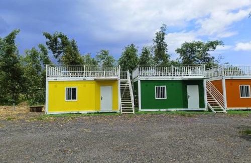 Yuanshan Ski Chalet | 宜客咖啡--包棟大露台四人房彩芬小屋