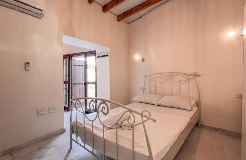 Marathounta Apartment | Small village home in Marathounta