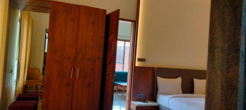 Latur Hotel | Zodiac Zen hotel latur