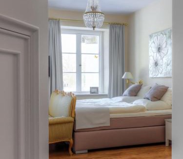 Vellahn Apartment | Goldene Zeiten im Gutshaus Tüschow