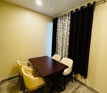 Marhi Hotel | Hotel Lotus Inn