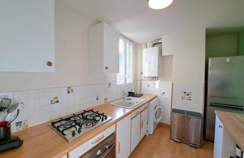 Jamin Apartment | Kyoto, Séjour confort et convivialité