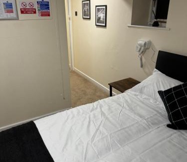Bromsgrove Bed & Breakfast | Ye Olde Black Cross