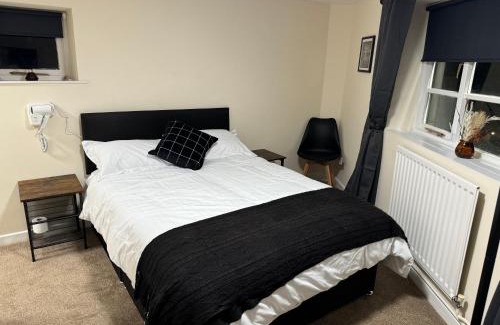 Bromsgrove Bed & Breakfast | Ye Olde Black Cross