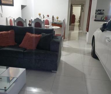 Cartago House | Casa