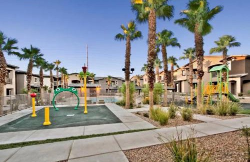 Henderson Apartment | Paradise Oasis Escape Apartment