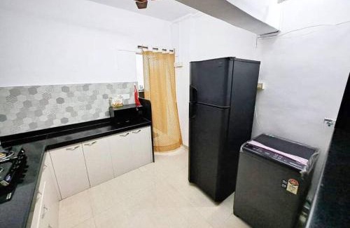 Pali Hill Apartment | 2 Bedroom Apartment near Olives Bandra