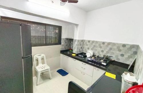 Pali Hill Apartment | 2 Bedroom Apartment near Olives Bandra