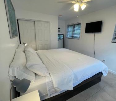 Sailboat Bend Apartment | Updated Downtown apartments