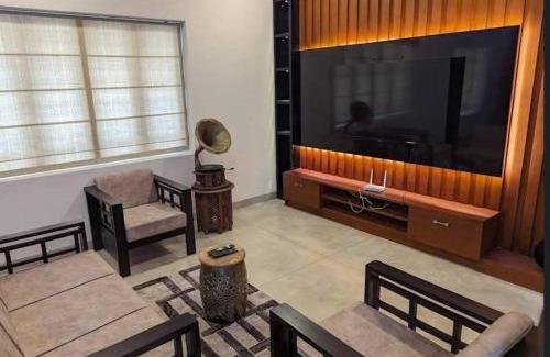 Ettumanoor House | Swimming Pool Naalkett Tharavad Villa with nice Ambience