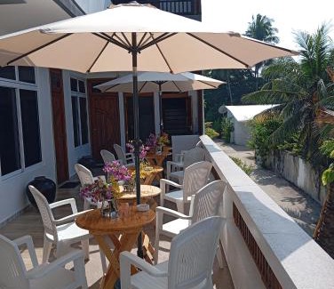 Kamadhoo House | Hanfiaru Beach Inn