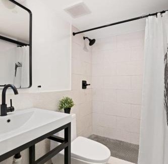 Bushwick House | Cozy, Large and Fully Furnished - Near the L Train