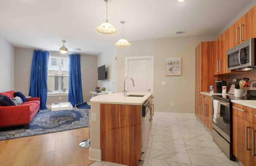 Highlands - Perkins Apartment | Highly Desired Travel CondoComfy King Bed