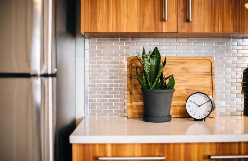 Highlands - Perkins Apartment | Highly Desired Travel CondoComfy King Bed