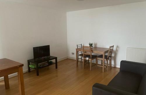 Royal Docks House | Madus roomz