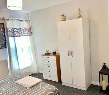 Waltham Abbey House | Homestay
