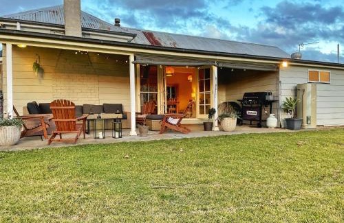 Scone House | Fromelles Cottage
