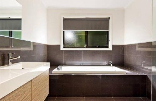 Newstead Apartment | Newstead upstair apartment