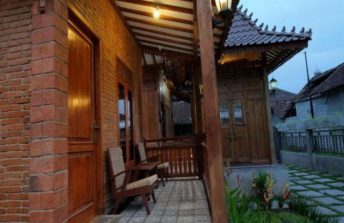 Bangunjiwo House | HOMESTAY OMAH BATA