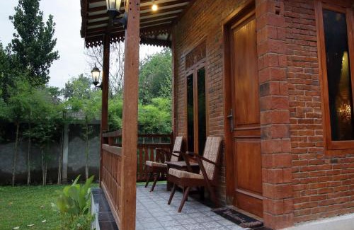 Bangunjiwo House | HOMESTAY OMAH BATA