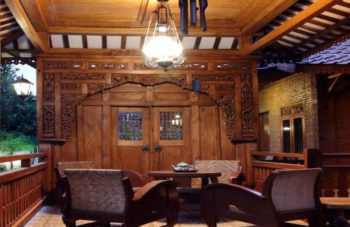 Bangunjiwo House | HOMESTAY OMAH BATA