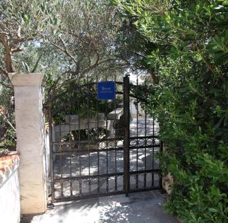 Krizni rat Apartment | Relaxing Beach holiday house
