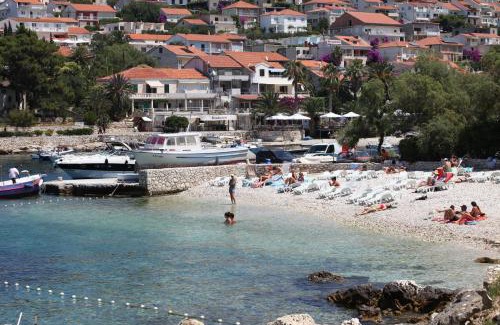 Krizni rat Apartment | Relaxing Beach holiday house