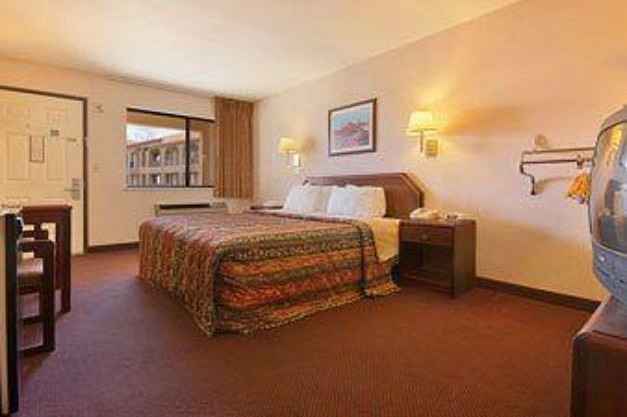 Days Inn by Wyndham Ruidoso Downs