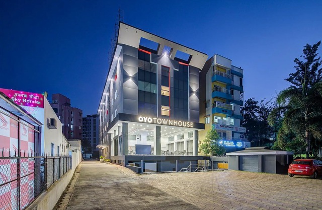 OYO Townhouse 048 Hadapsar