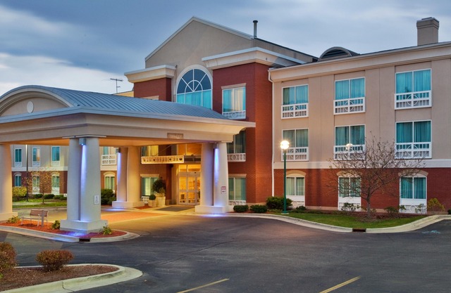 Holiday Inn Express Hotel & Suites Grand Rapids-North, an Ihg Hotel
