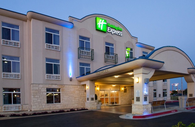 Holiday Inn Express Hotel and Suites Bastrop, an Ihg Hotel