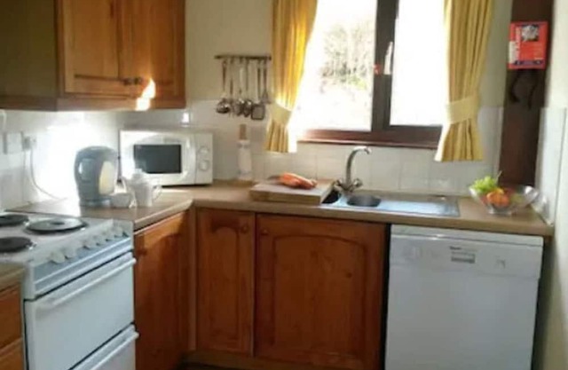 Beautiful 2 bed lodge with hot tub & sauna