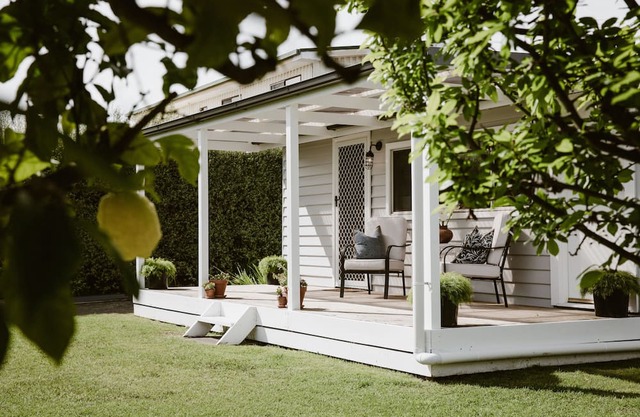 Wattletree Inn-peaceful, pet friendly cottage with 3 bedroom, 2 bathrooms