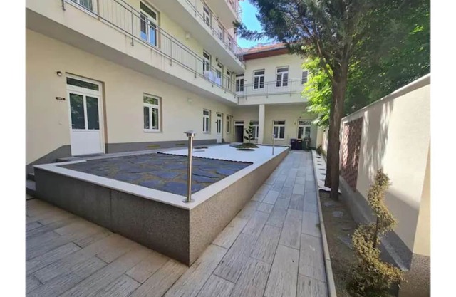 cozy apartment with king size bed room 103