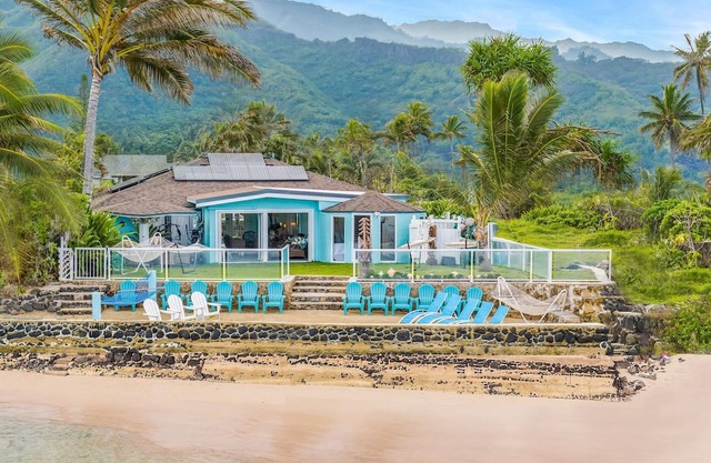 Jewel of Hawaii:Beachfront Estate w/Pvt Beach🏖️Snrkl Reef,JurassicPark FilmSite