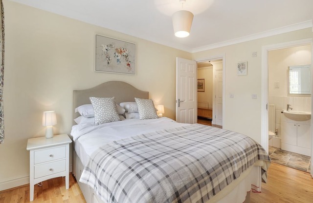 Pass the Keys | Perfectly located spacious flat