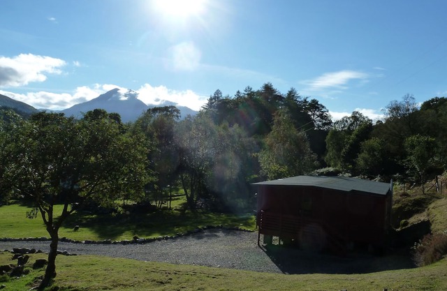 Fantastic Loch Side Lodge (sleeps 4) nr Glencoe, Fort William, Scottish Highland