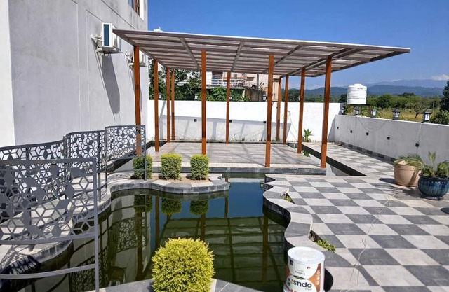 Aarav Hotel